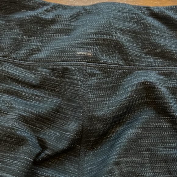 Black mondetta athletic pants with side pocket for phone. Pants were worn once. - Picture 5 of 5
